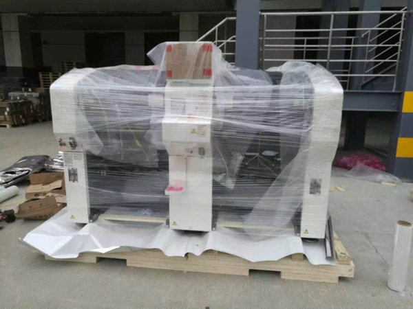 SMT設(shè)備卸車、拆箱作業(yè)