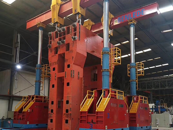 傳統(tǒng)設(shè)備卸車、拆箱作業(yè)