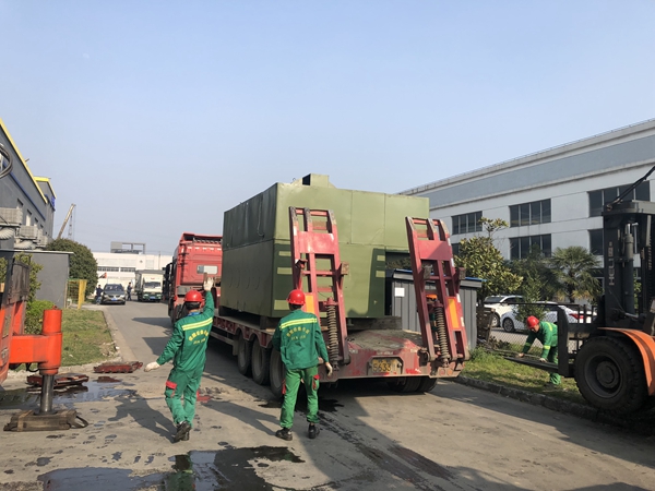 傳統(tǒng)設(shè)備卸車、拆箱作業(yè)