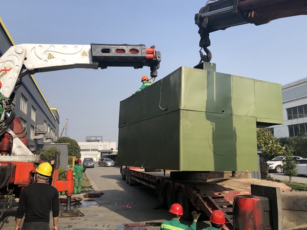傳統(tǒng)設(shè)備卸車、拆箱作業(yè)